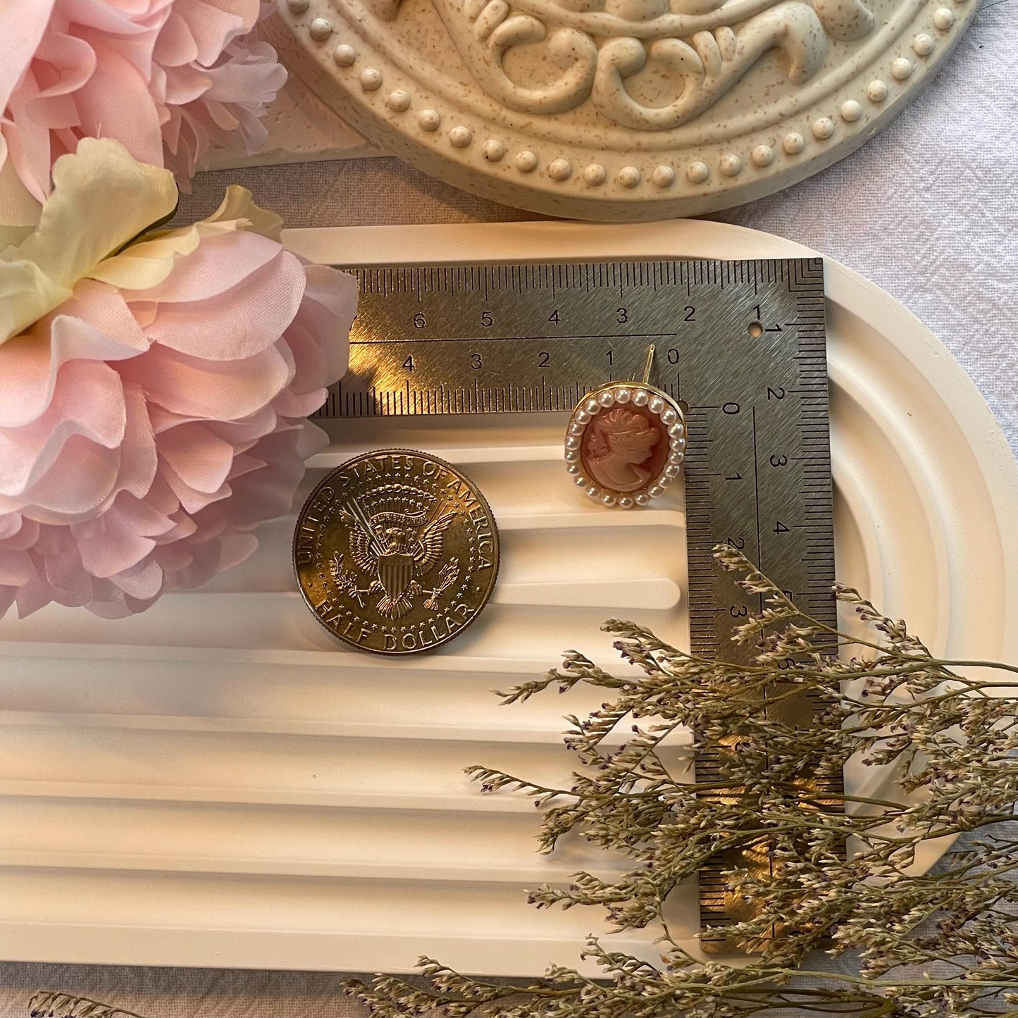 Retro Imitation Pearl Pink Cameo | Victorian Earrings, Romantic Earrings, Regency Earrings | Cameo Charms Stud Earrings France Chic Vintage