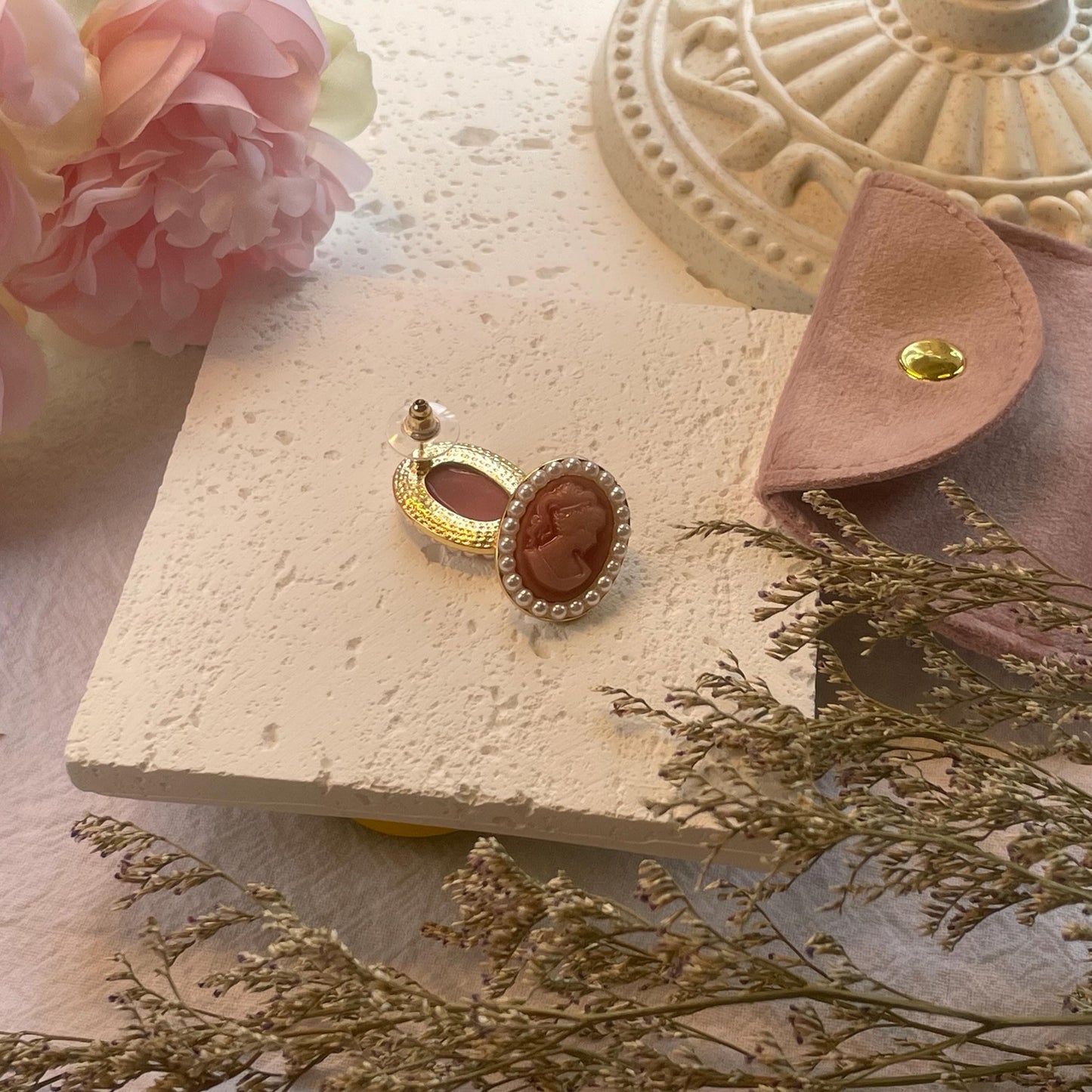 Retro Imitation Pearl Pink Cameo | Victorian Earrings, Romantic Earrings, Regency Earrings | Cameo Charms Stud Earrings France Chic Vintage