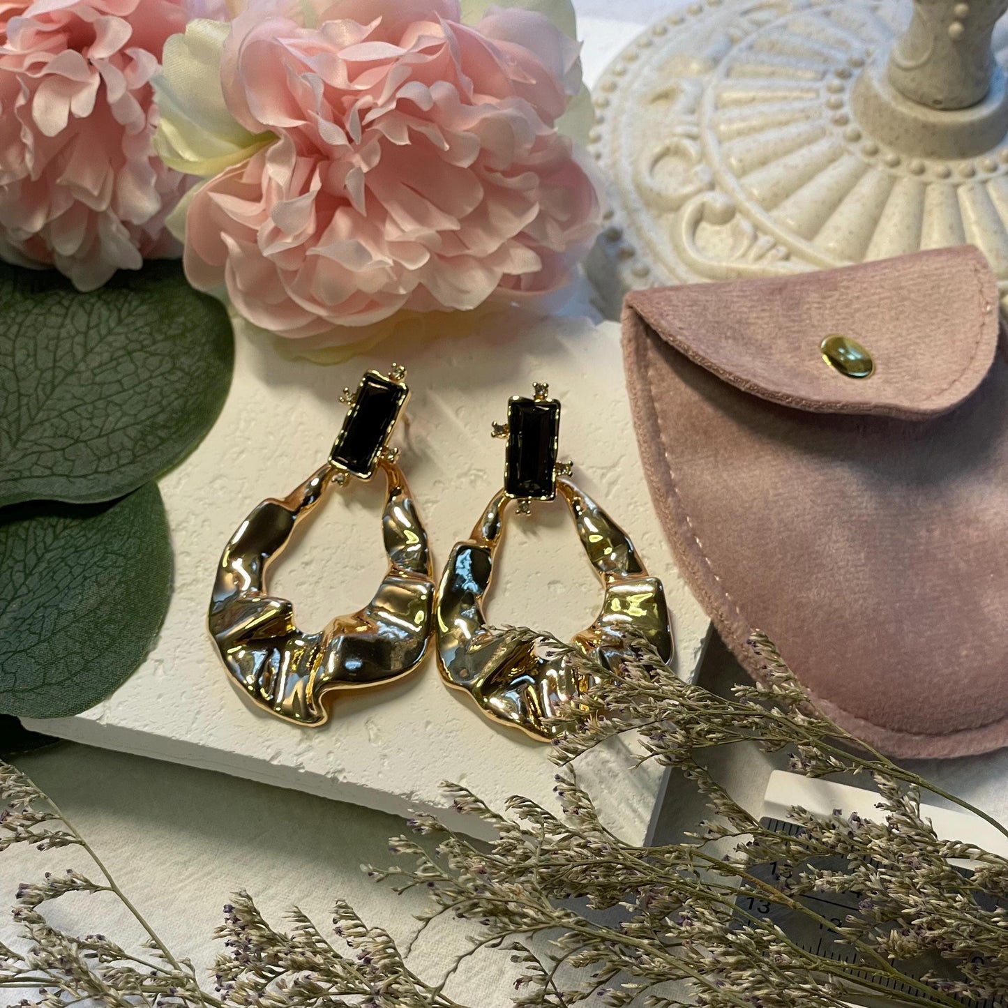 Large black and gold abstract geometrical mismatched earrings | Black Onyx Dangle Earrings | Elegant Gemstone Jewelry| Vintage drop earrings