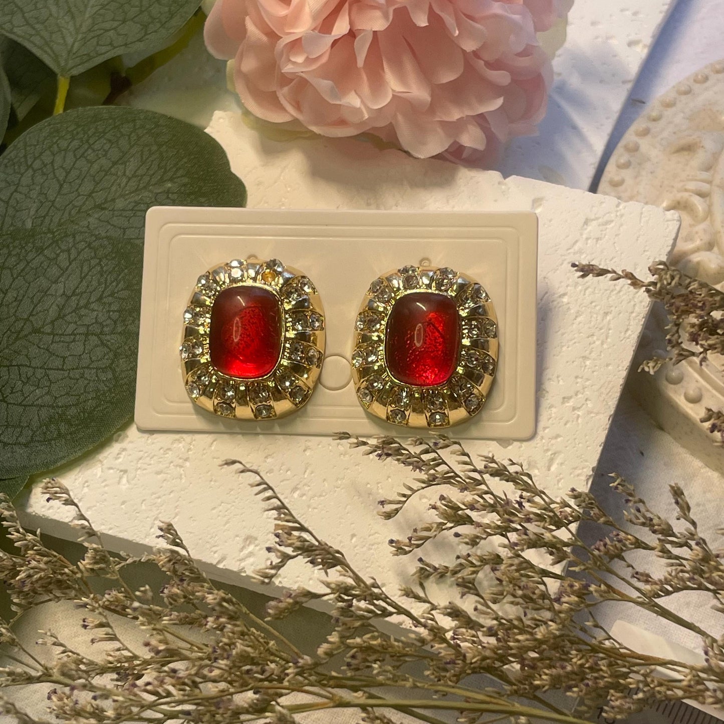 Marsala Red Resin Stud Earrings, Bridal Resin Ruby Earrings, Gold and Red Resin Crystal Earrings, Red Resin Ruby Earrings, rhinestones Stud