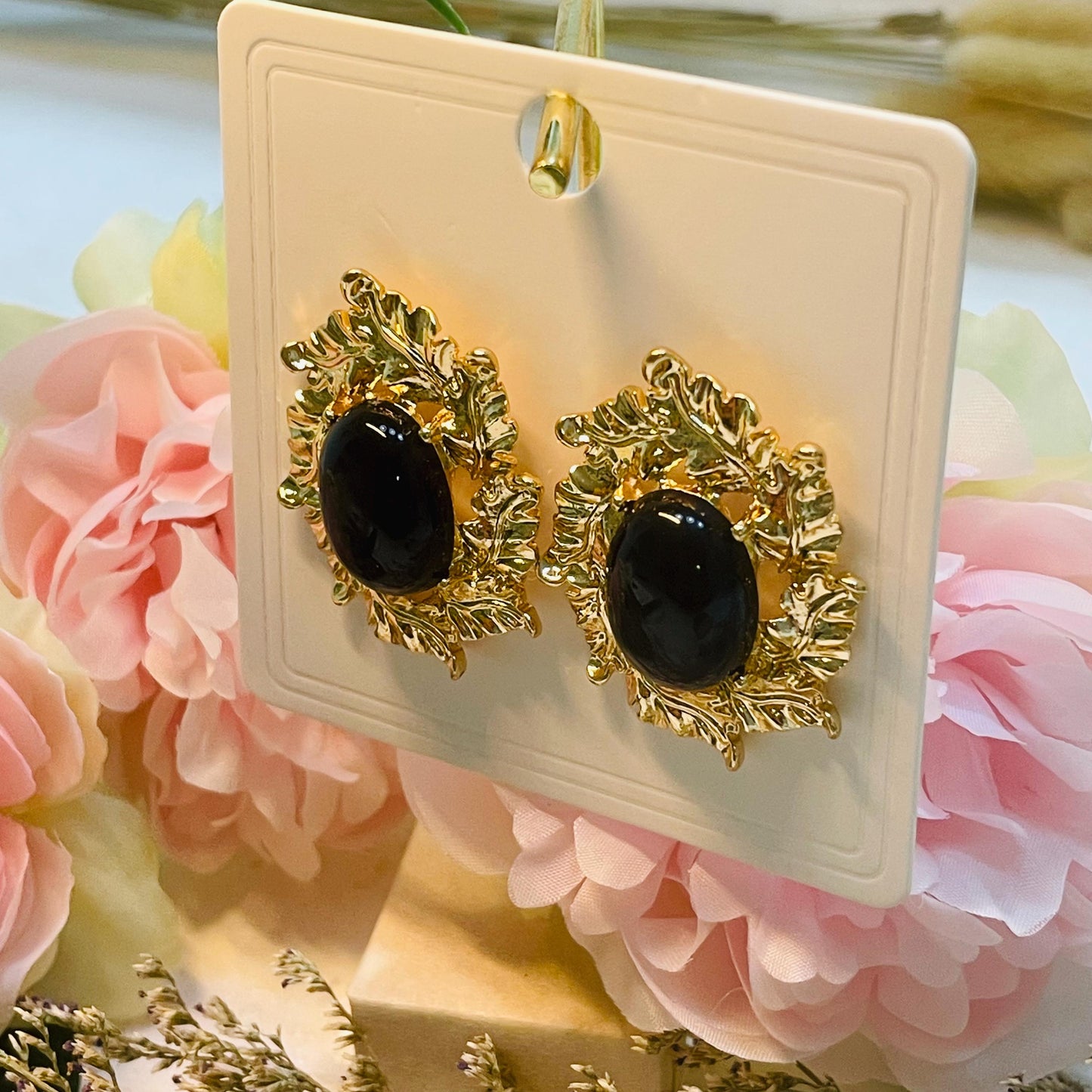 Medieval Oval Leaf Studs Earrings | Onyx Sun Earrings, Gold Sun Earrings, Black and Gold Earrings, Vintage Black Crystal Gemstone Earrings