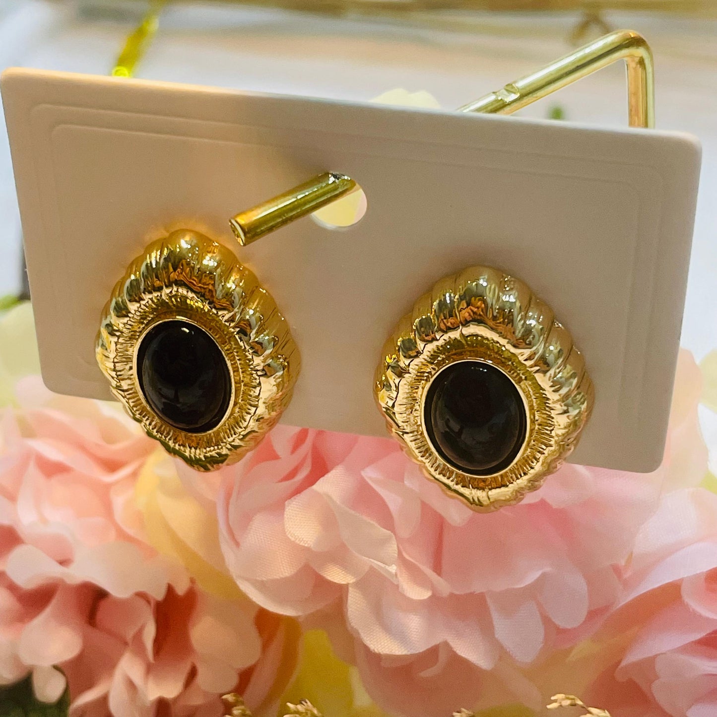 Chic Gold and Black Vintage studs Earrings, Elegant Statement Jewelry for Women, black crystal studs, black stone earrings, gold frame studs