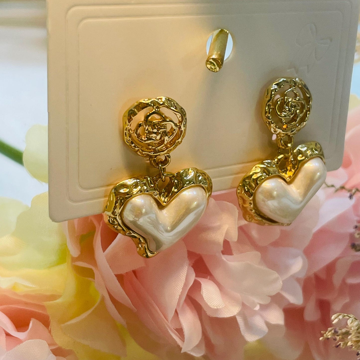 Elegant Gold and Pearl Stud Earrings, Vintage Statement Jewelry, gold heart earrings, heart shape pearl earrings, heart drop earrings gifts