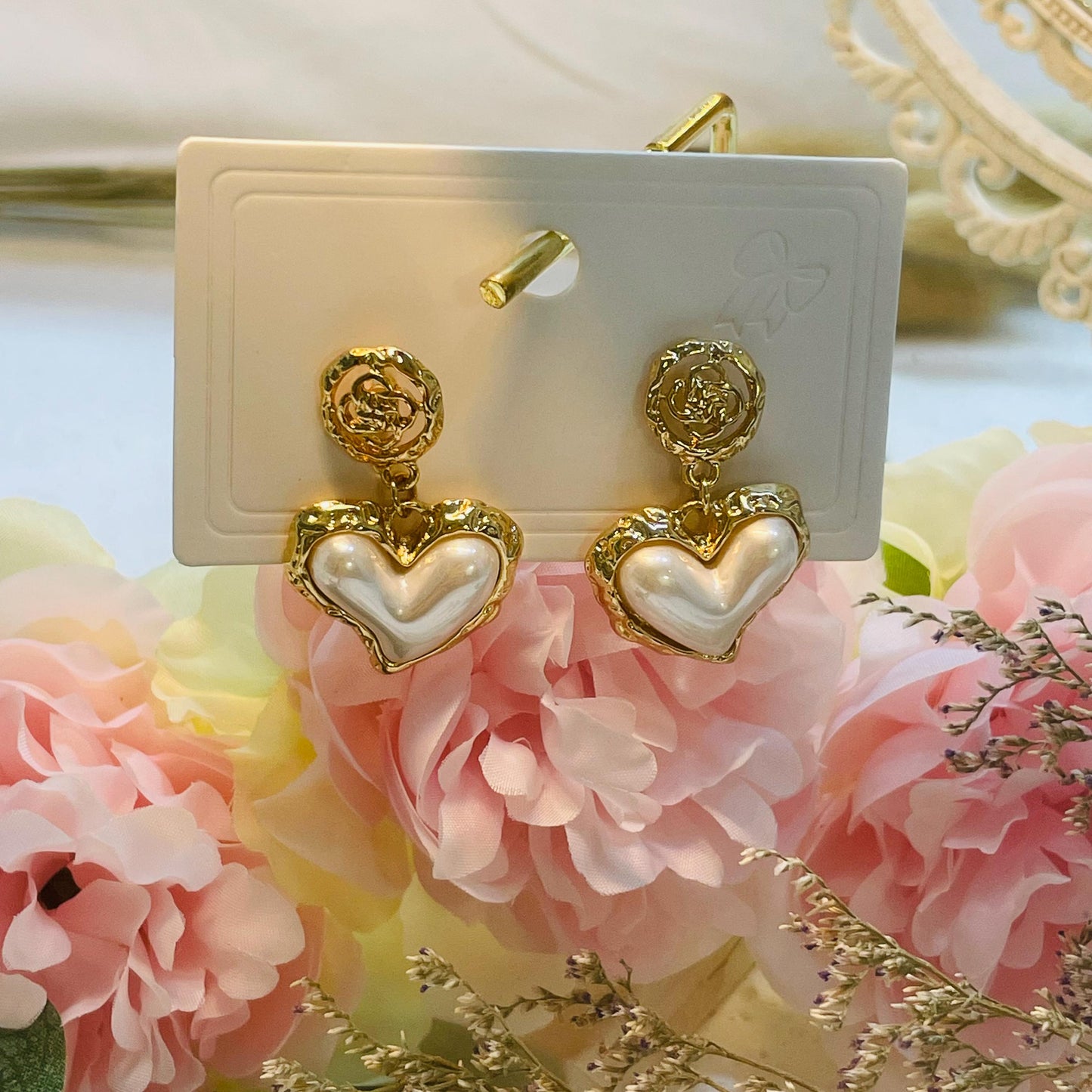 Elegant Gold and Pearl Stud Earrings, Vintage Statement Jewelry, gold heart earrings, heart shape pearl earrings, heart drop earrings gifts