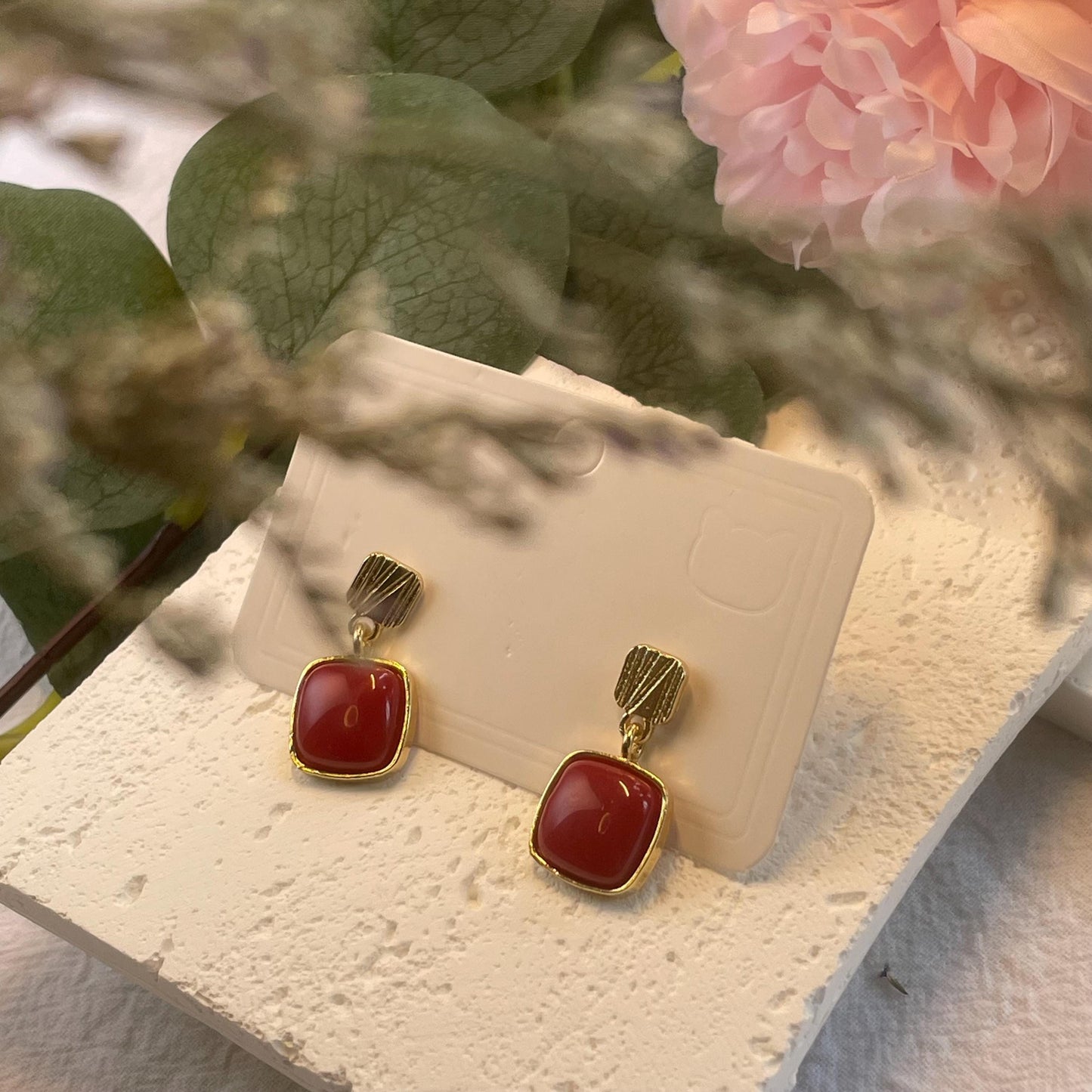 Elegant Vintage French-Style Square Drop Earrings Featuring Deep Red Resin Pendants and Geometric Design | Timeless retro Dangler Earrings