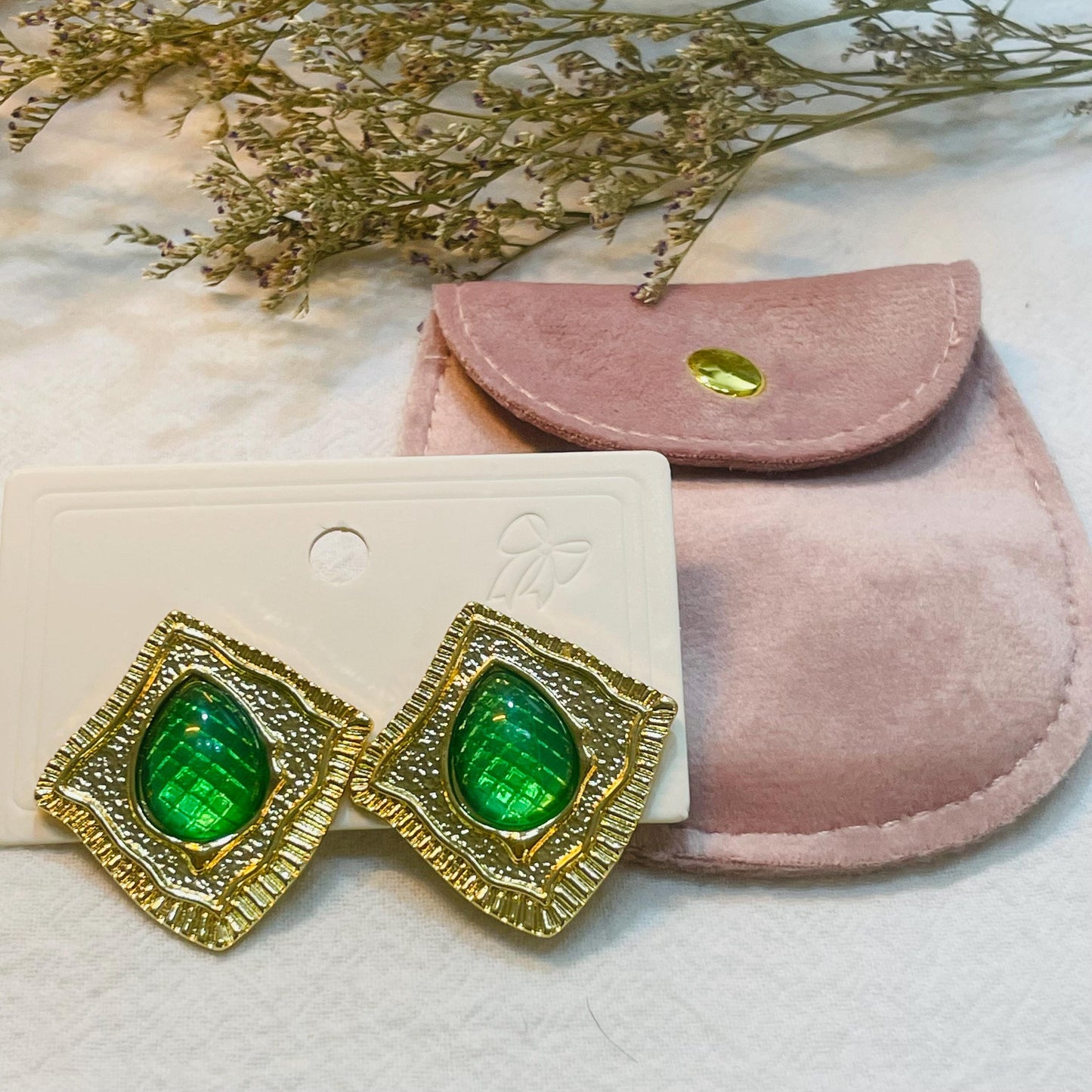 Elegant Green Crystal Stud Earrings, Gold Tone green Statement Jewelry, Vintage-Inspired Green Quartz Stud Earrings, Perfect Gift for Her