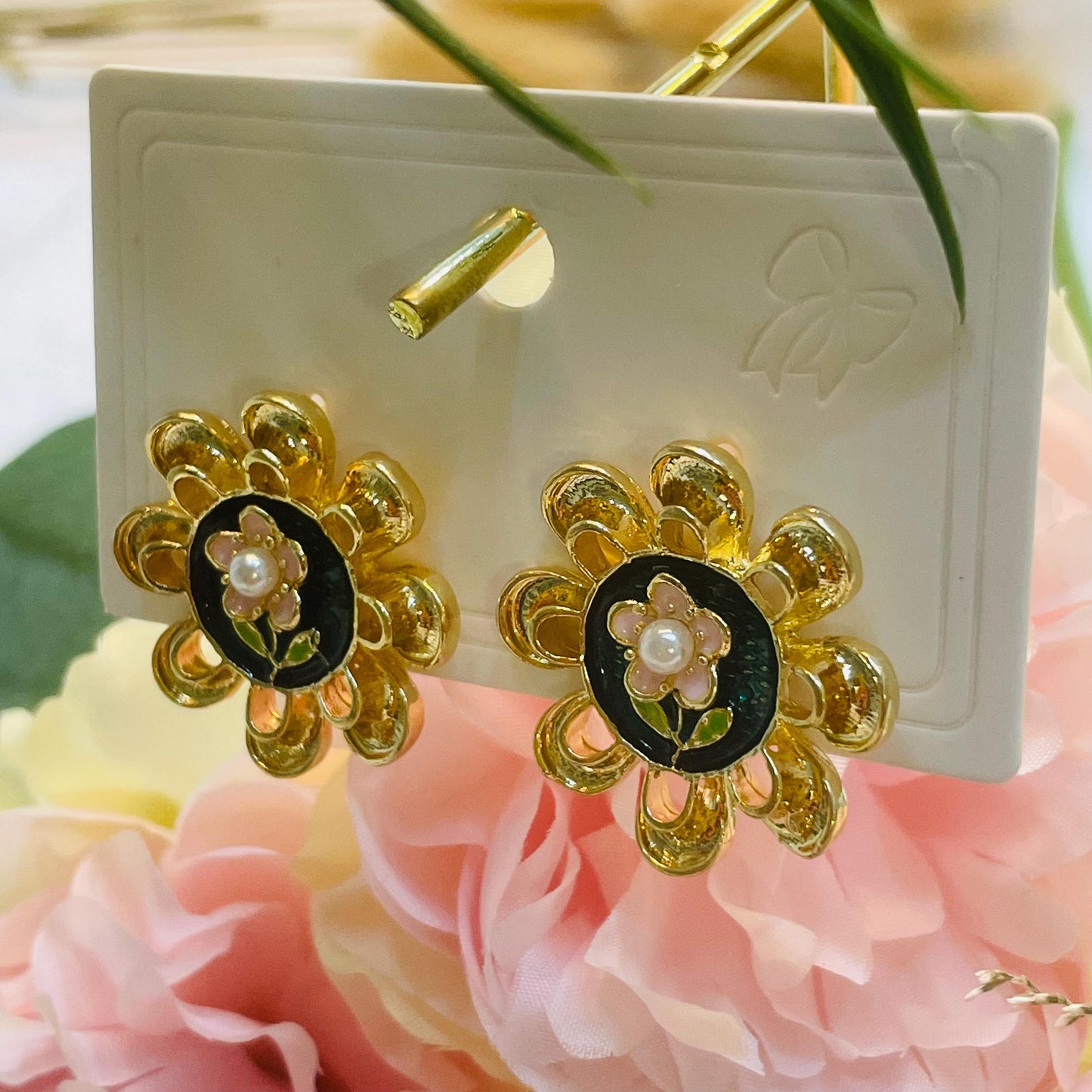 Elegant Gold Tone Pearl Stud Earrings, Floral Design with Black Enamel, Vintage Flower Pearl Stud Earrings, Statement Earrings Gift for Her