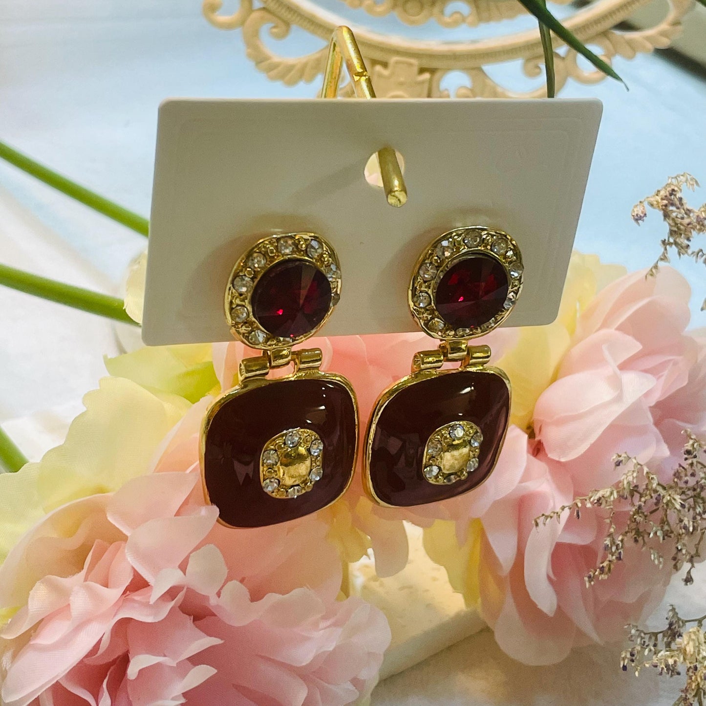 Elegant Gold Tone and Red Crystal Drop Earrings, Stunning Rhinestone Design Gold Statement red stone Dangle Earrings with Red Crystal Stones