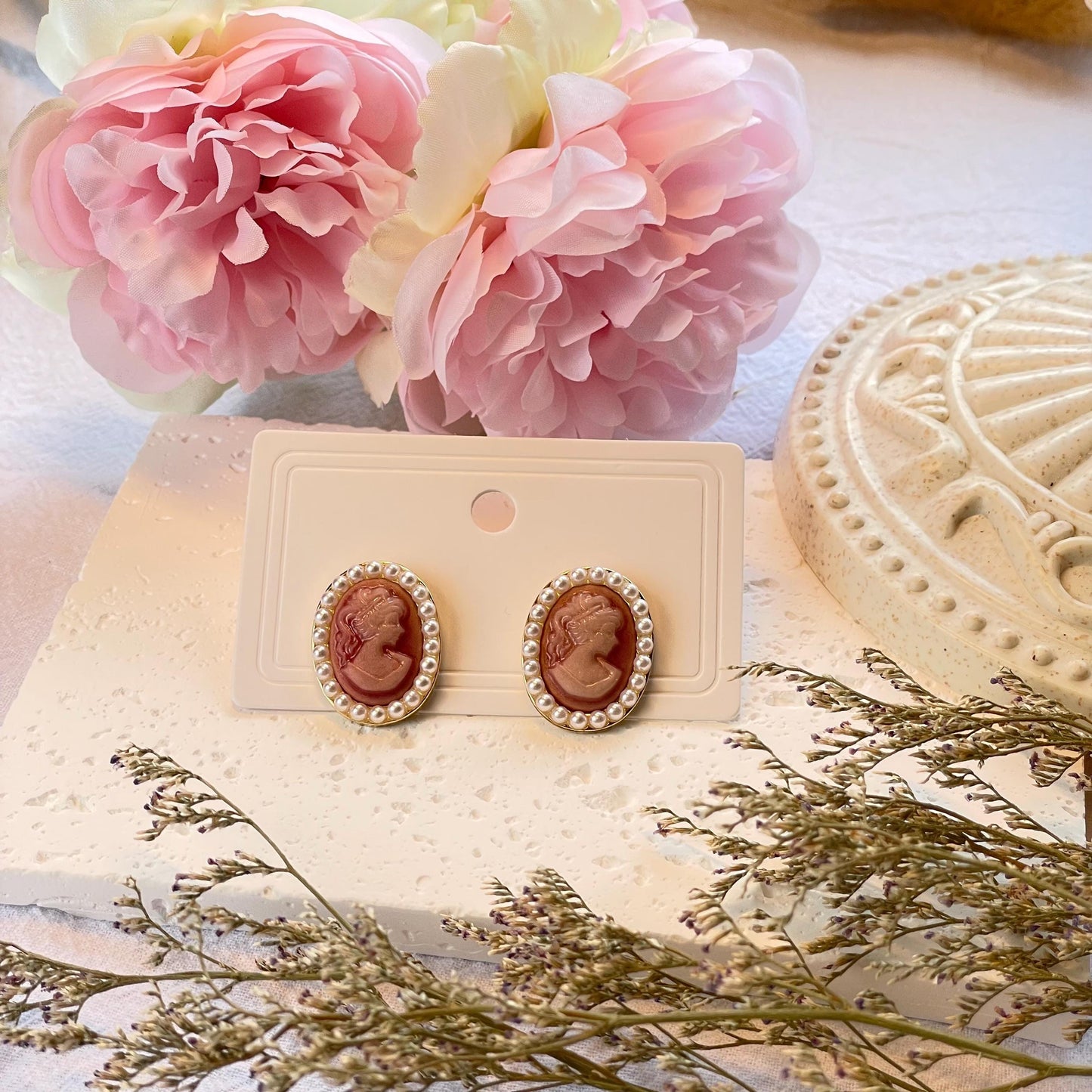 Retro Imitation Pearl Pink Cameo | Victorian Earrings, Romantic Earrings, Regency Earrings | Cameo Charms Stud Earrings France Chic Vintage