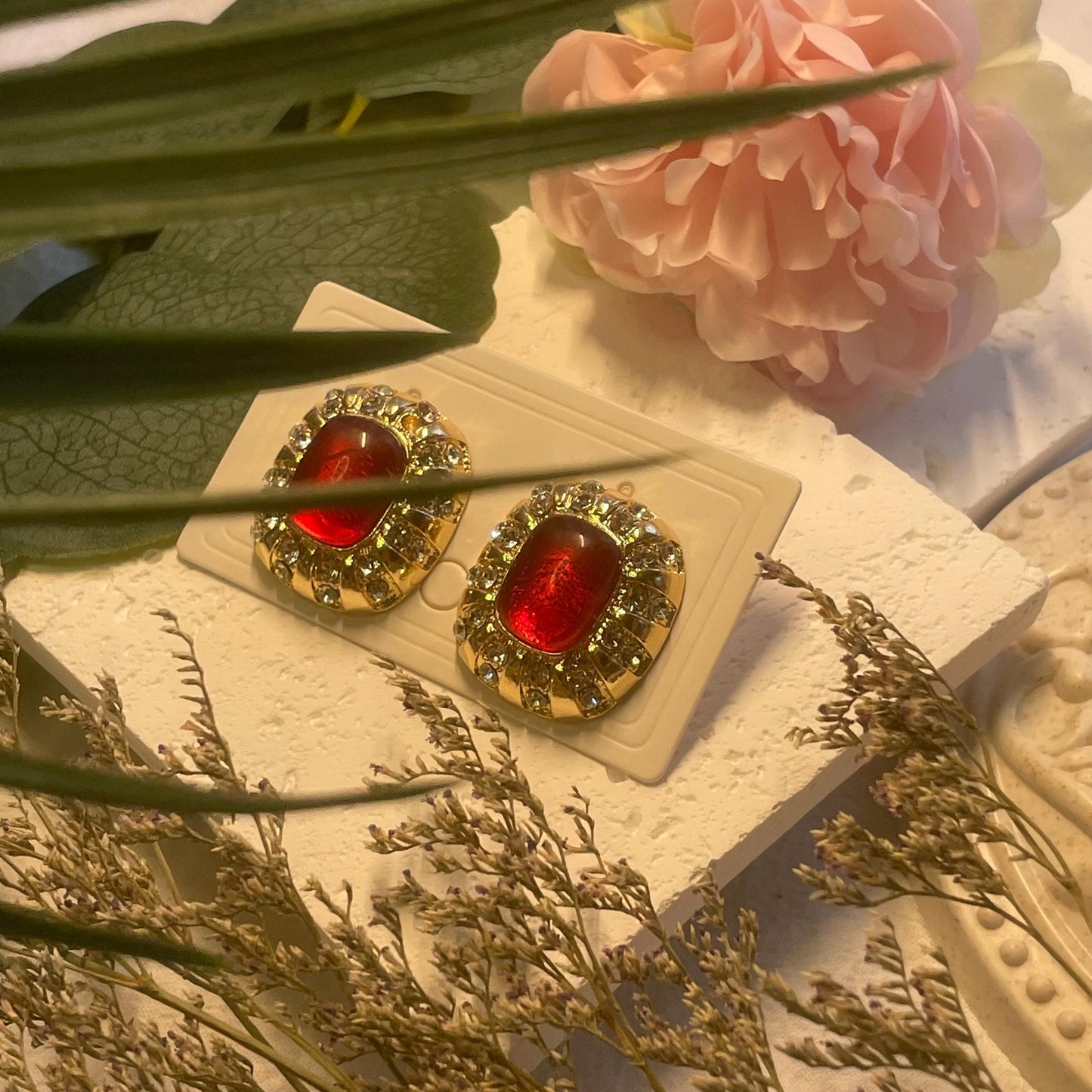 Marsala Red Resin Stud Earrings, Bridal Resin Ruby Earrings, Gold and Red Resin Crystal Earrings, Red Resin Ruby Earrings, rhinestones Stud