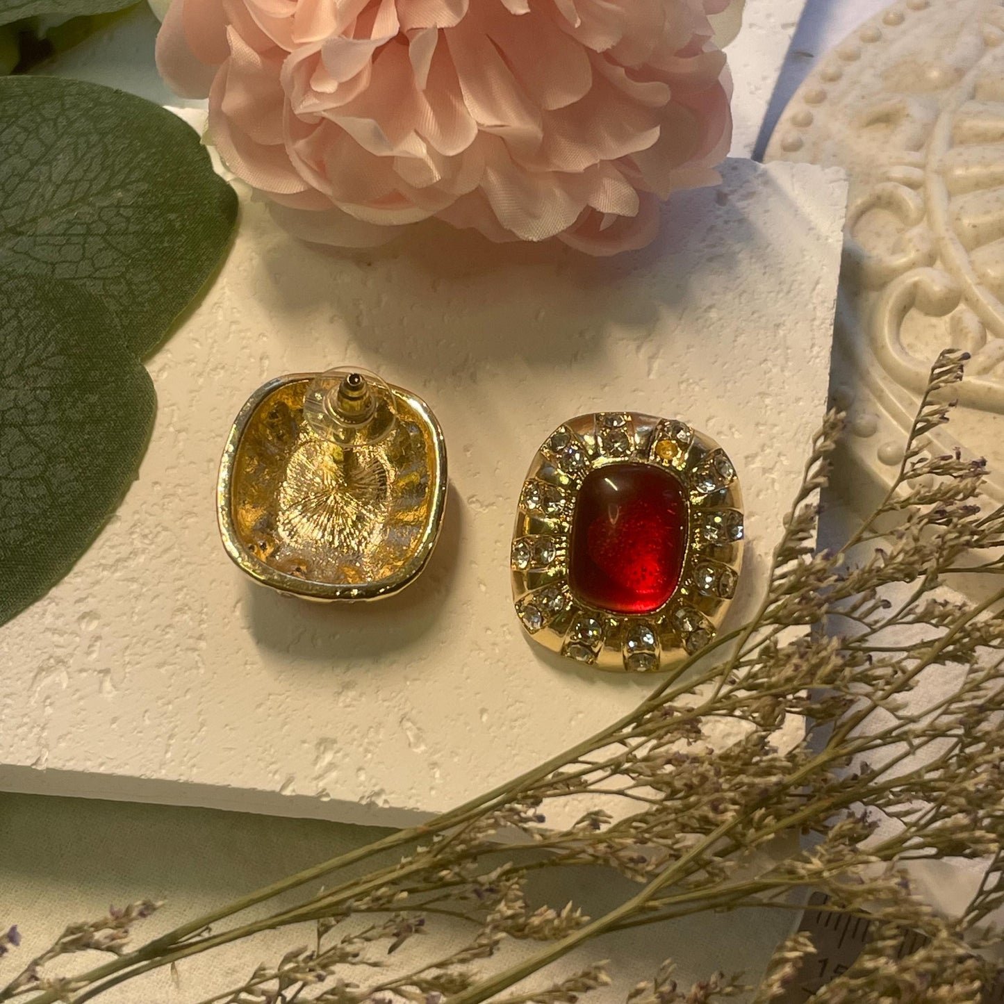 Marsala Red Resin Stud Earrings, Bridal Resin Ruby Earrings, Gold and Red Resin Crystal Earrings, Red Resin Ruby Earrings, rhinestones Stud