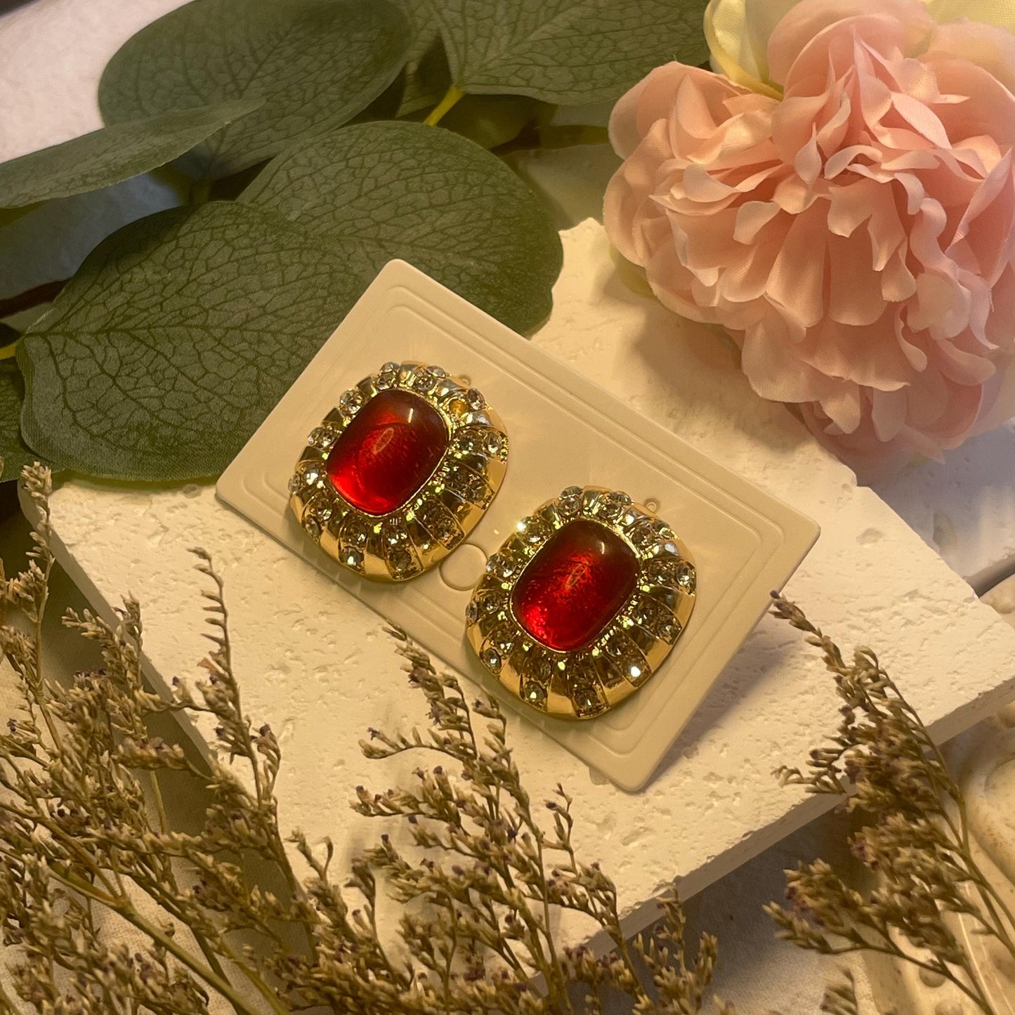 Marsala Red Resin Stud Earrings, Bridal Resin Ruby Earrings, Gold and Red Resin Crystal Earrings, Red Resin Ruby Earrings, rhinestones Stud