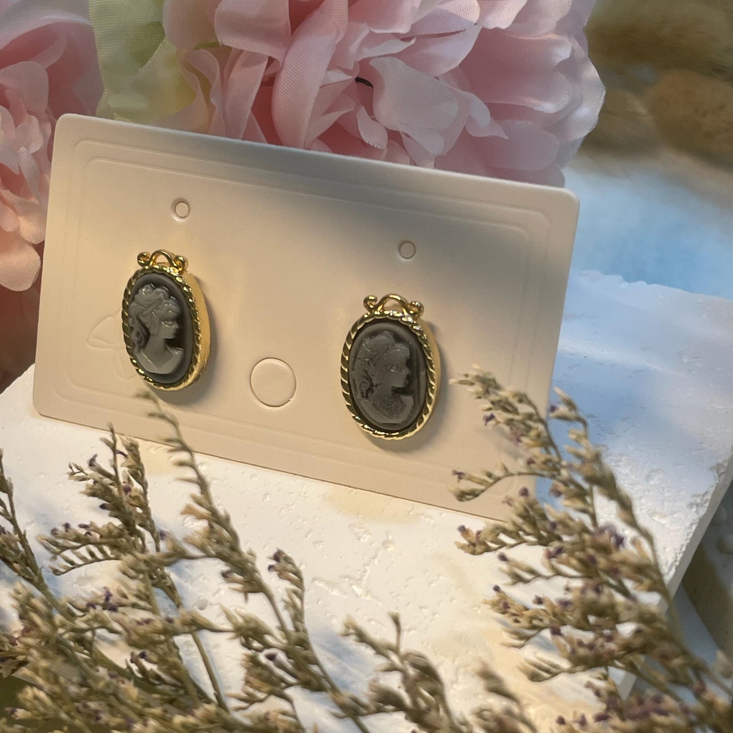 Vintage Inspired Black and Ivory tones Cameo Earrings, Post earrings, Cameo Earrings, Victorian Earrings, Romantic Earring, Regency Earring