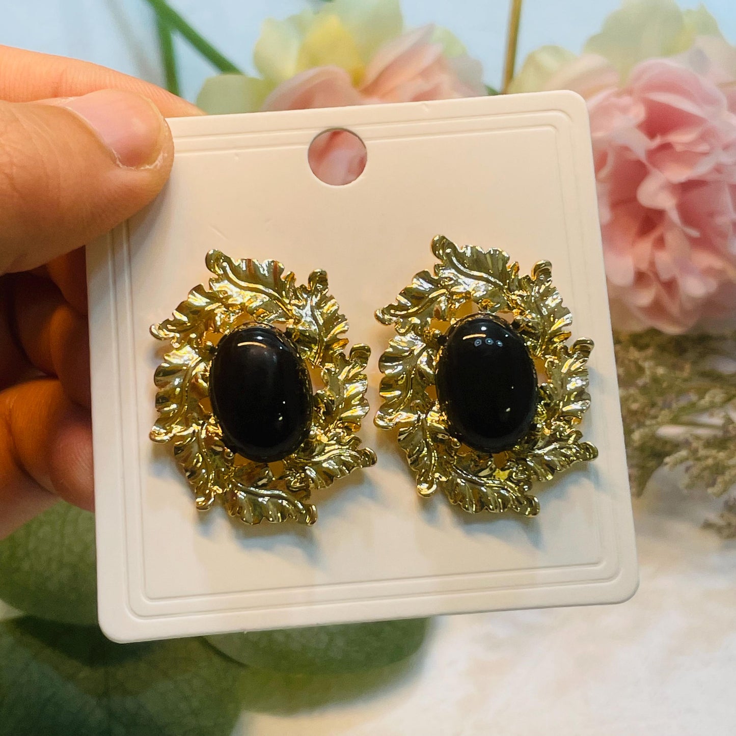 Medieval Oval Leaf Studs Earrings | Onyx Sun Earrings, Gold Sun Earrings, Black and Gold Earrings, Vintage Black Crystal Gemstone Earrings