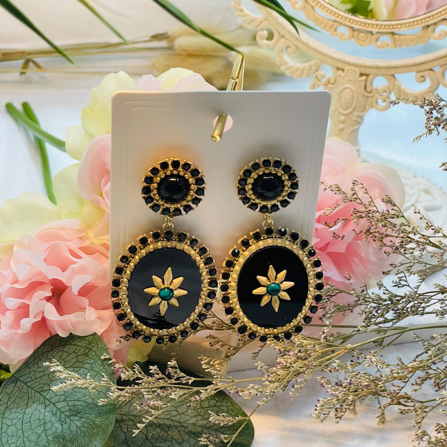 Elegant Black and Gold Flower Earrings, Vintage Inspired Statement Jewelry, black flower drop earrings Boho Chic Dangle Earrings for Women