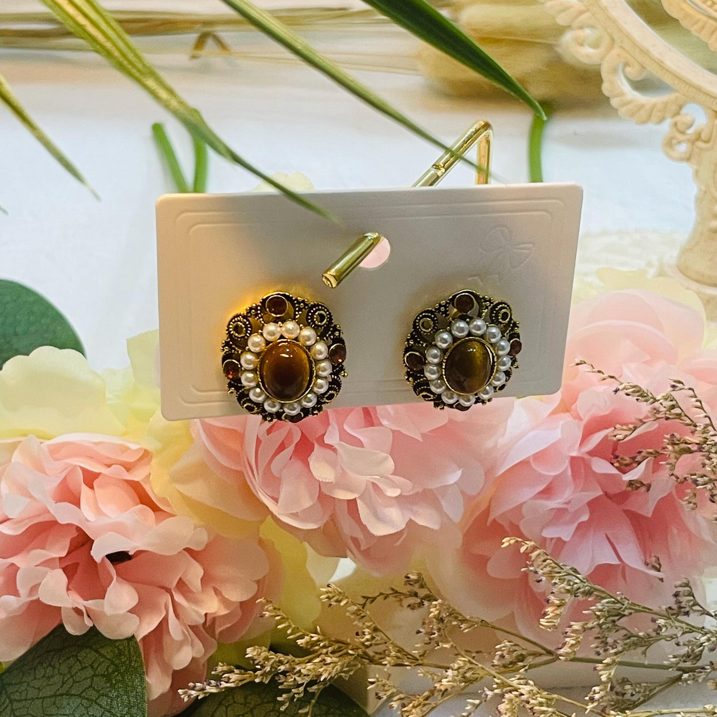 Exquisite Pearl and Tiger's Eye Earrings, Vintage studs Statement Jewelry, Elegant Pearl stud Earrings brown stone studs, round studs gifts