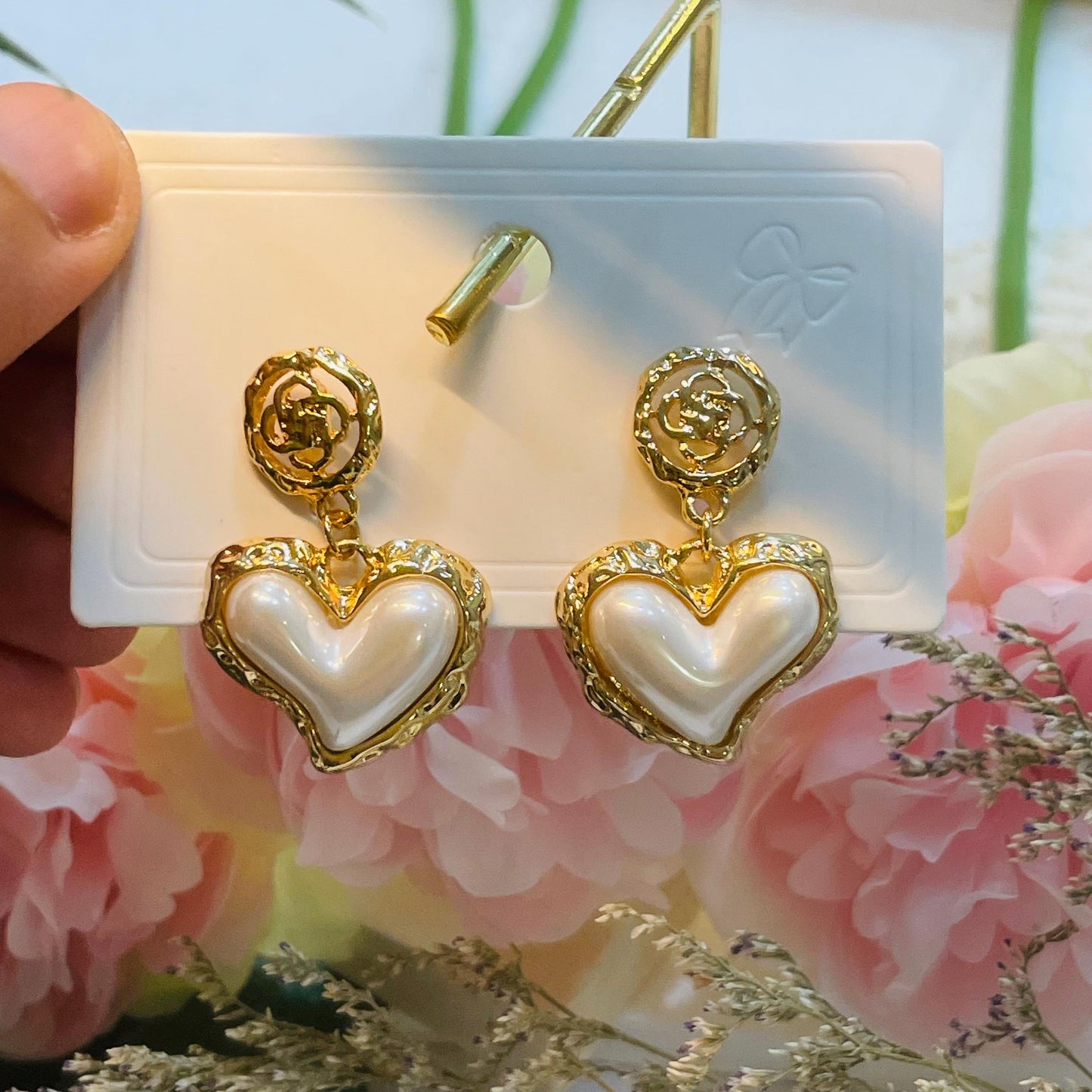Elegant Gold and Pearl Stud Earrings, Vintage Statement Jewelry, gold heart earrings, heart shape pearl earrings, heart drop earrings gifts