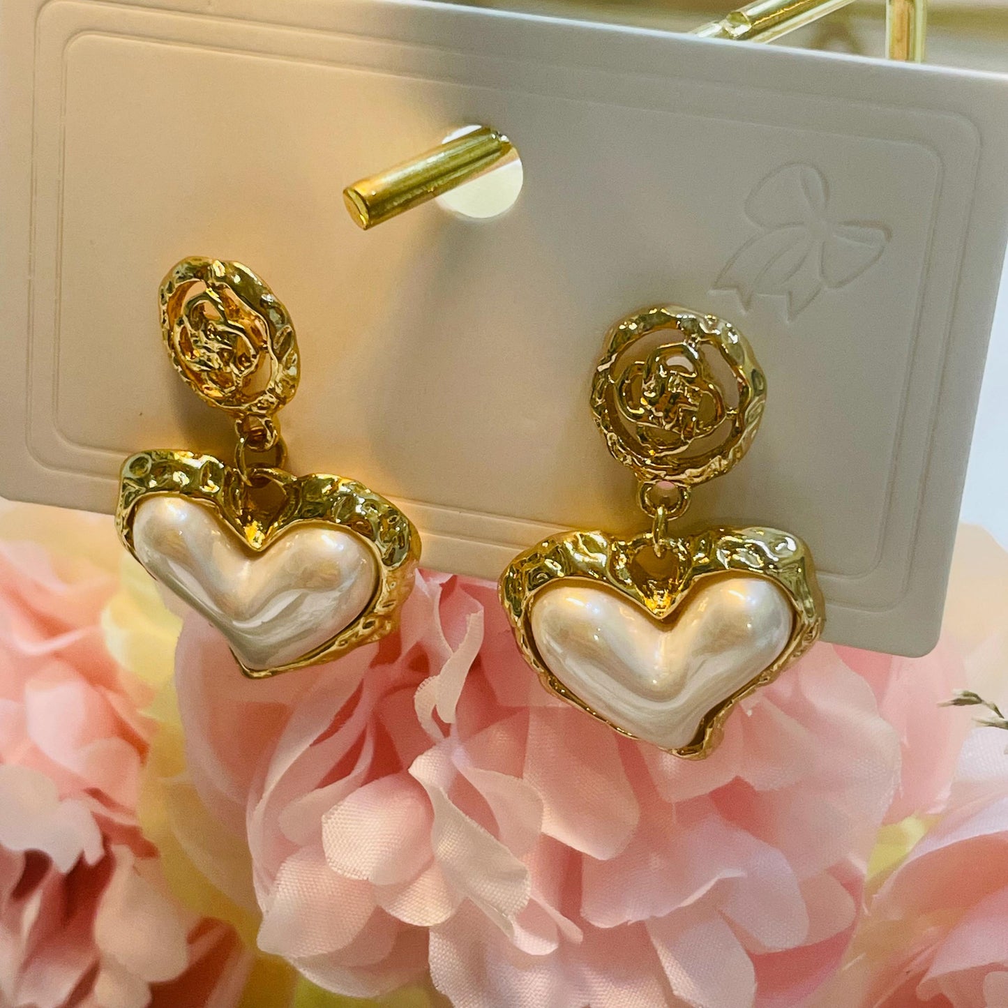 Elegant Gold and Pearl Stud Earrings, Vintage Statement Jewelry, gold heart earrings, heart shape pearl earrings, heart drop earrings gifts