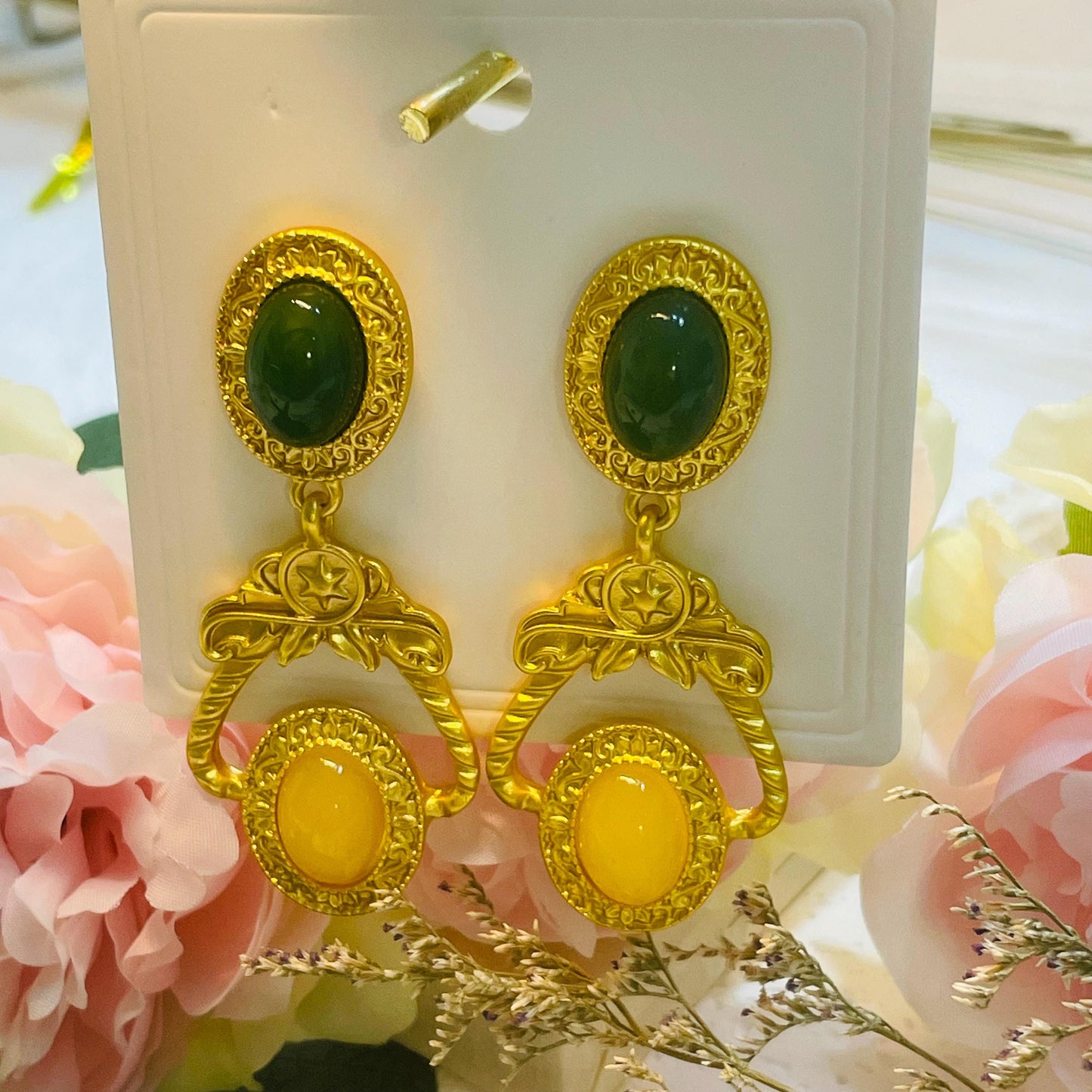 Elegant Gold Drop Earrings with Oval Green and Orange Gemstones, Intricate Statement Jewelry, Perfect Gift, Gold Dangle Earrings for Her