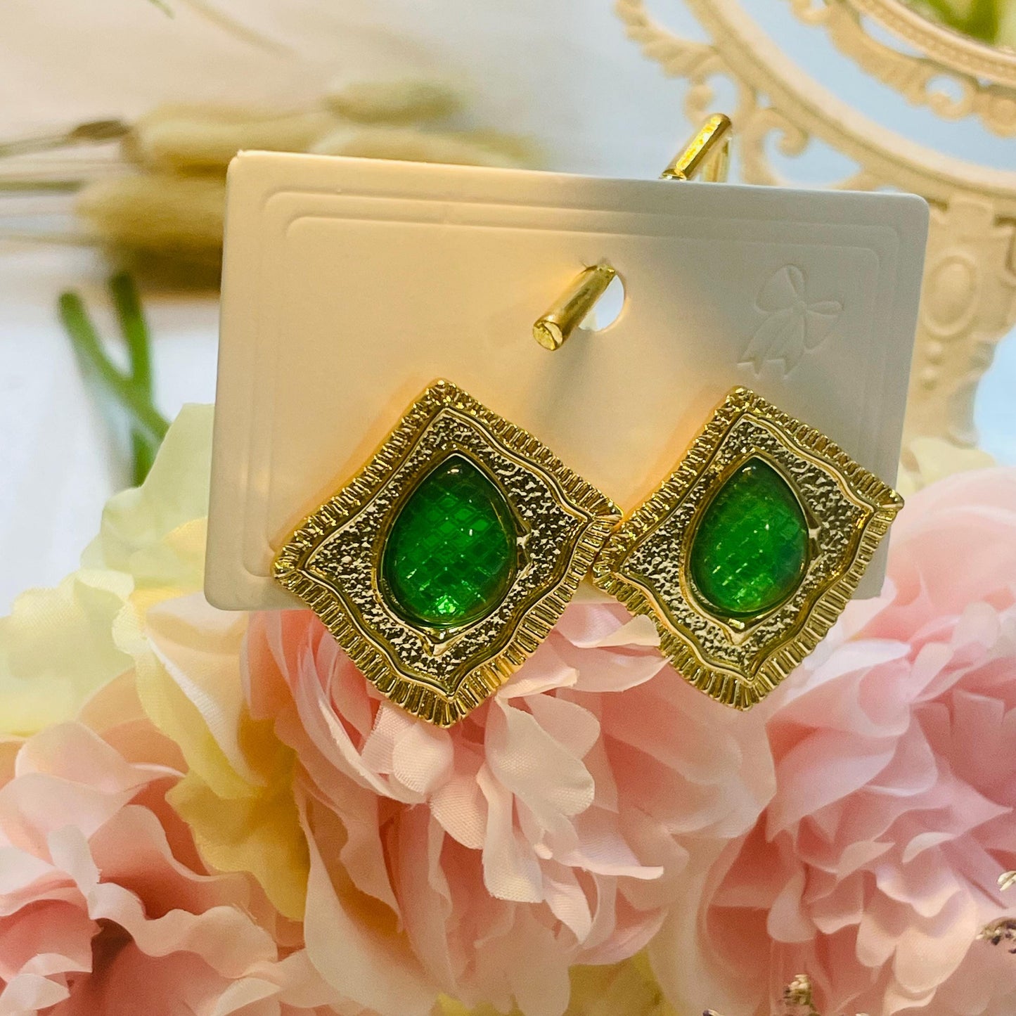 Elegant Green Crystal Stud Earrings, Gold Tone green Statement Jewelry, Vintage-Inspired Green Quartz Stud Earrings, Perfect Gift for Her