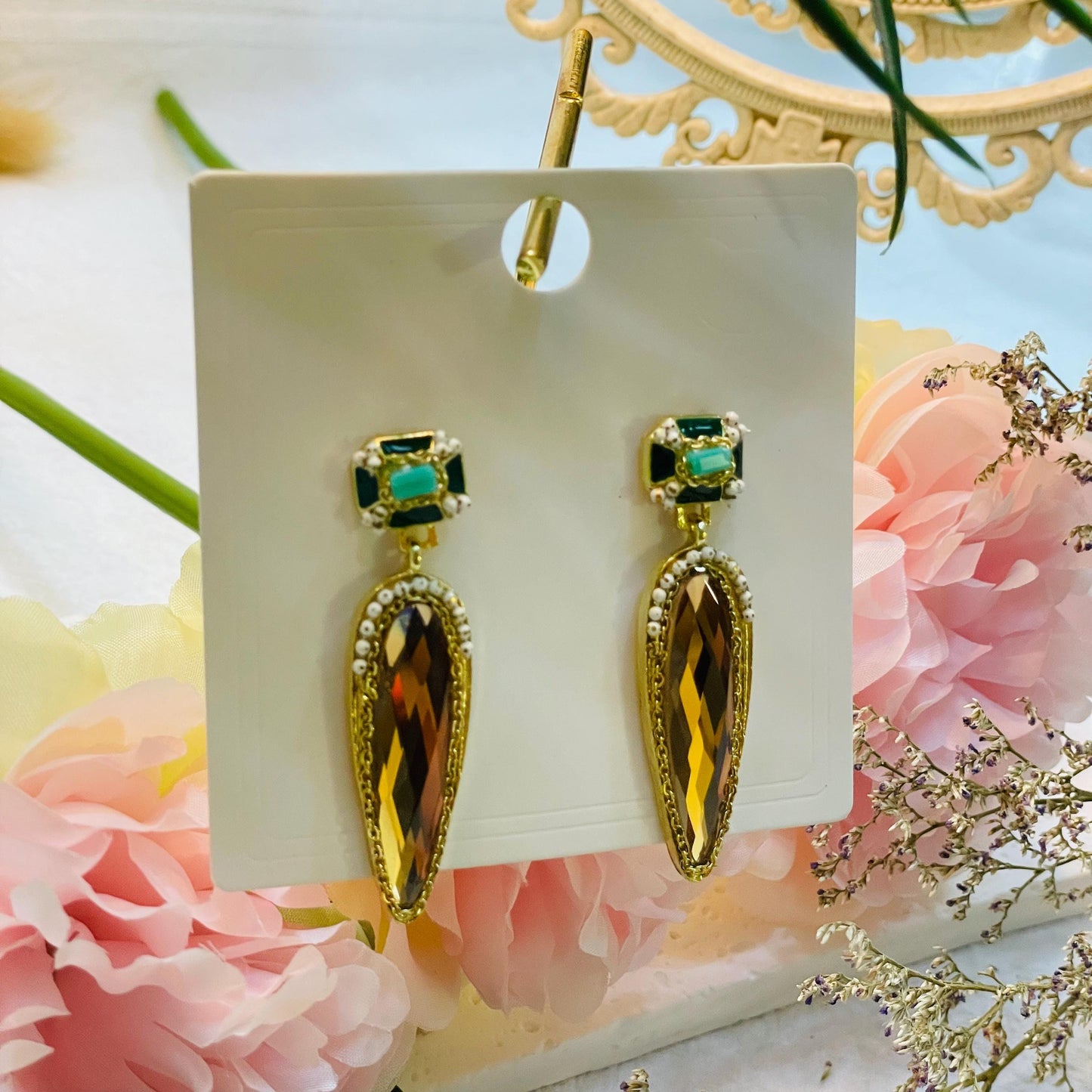 Elegant Gold and Crystal Drop Earrings, Stunning Amber Teardrop Design, Gold Crystal Dangle Earrings, Perfect Gift for Her Statement Jewelry