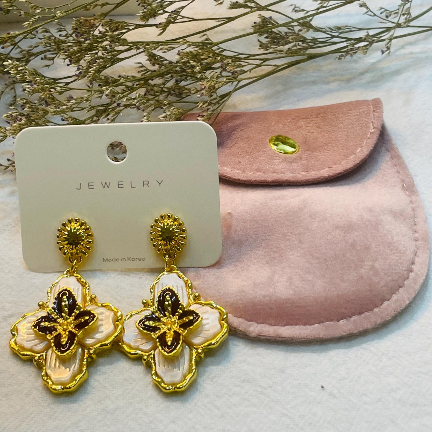 Elegant Gold Enamel Floral Drop Earrings, Statement Vintage Gold Tone Earrings Enamel Flower Dangle white flower earrings retro Gift for Her