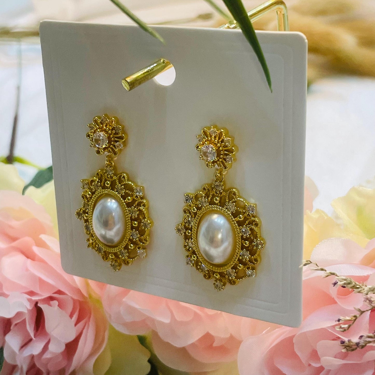 Vintage Gold tone Pearl Drop Earrings, Elegant Floral Design, Pearl Dangle Earrings with Rhinestones, crystal Statement Jewelry Gift for Her