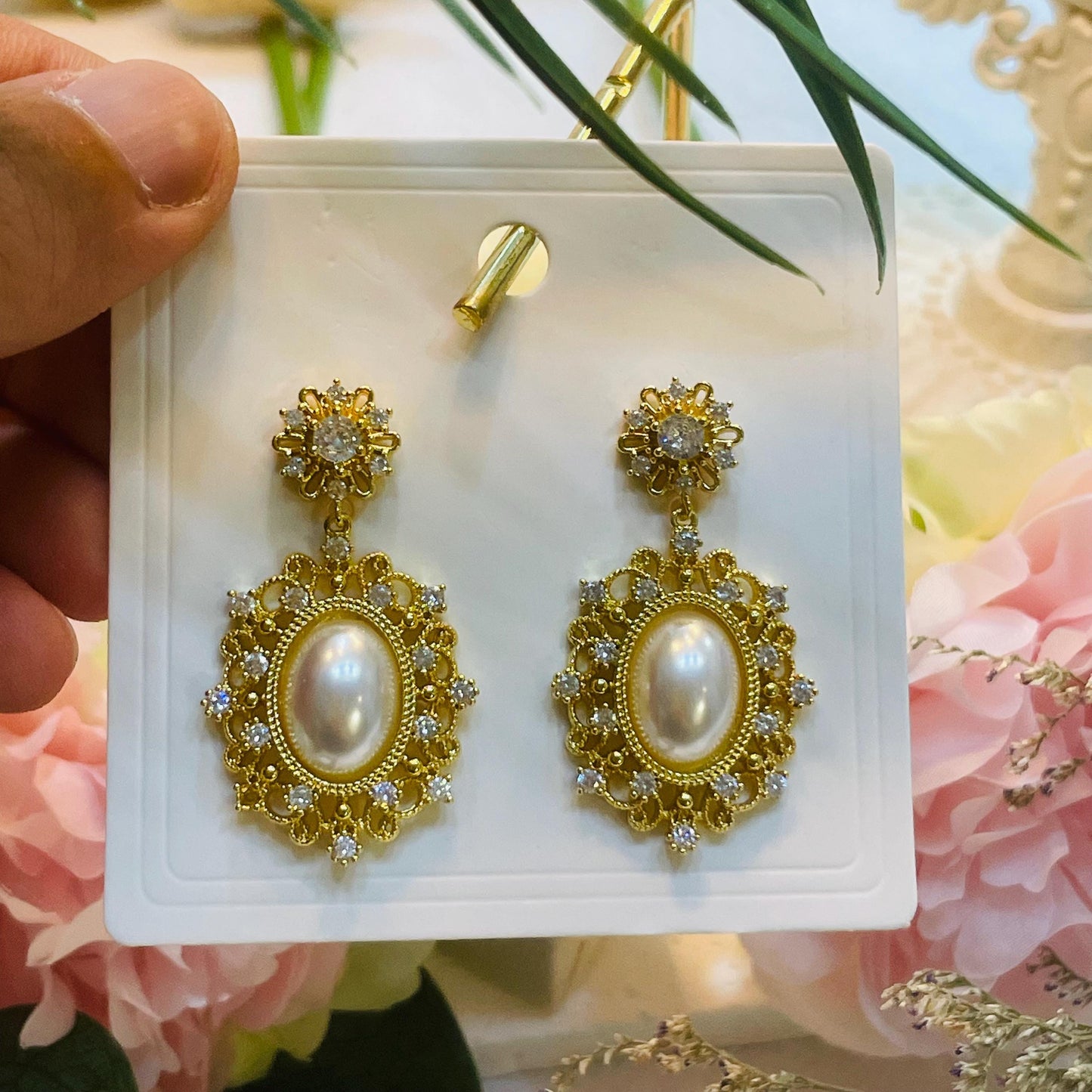 Vintage Gold tone Pearl Drop Earrings, Elegant Floral Design, Pearl Dangle Earrings with Rhinestones, crystal Statement Jewelry Gift for Her