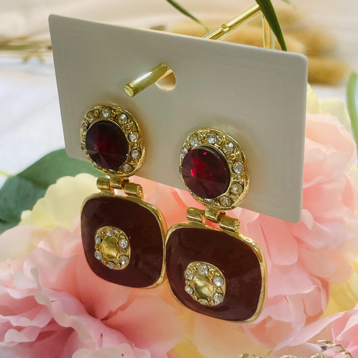 Elegant Gold Tone and Red Crystal Drop Earrings, Stunning Rhinestone Design Gold Statement red stone Dangle Earrings with Red Crystal Stones