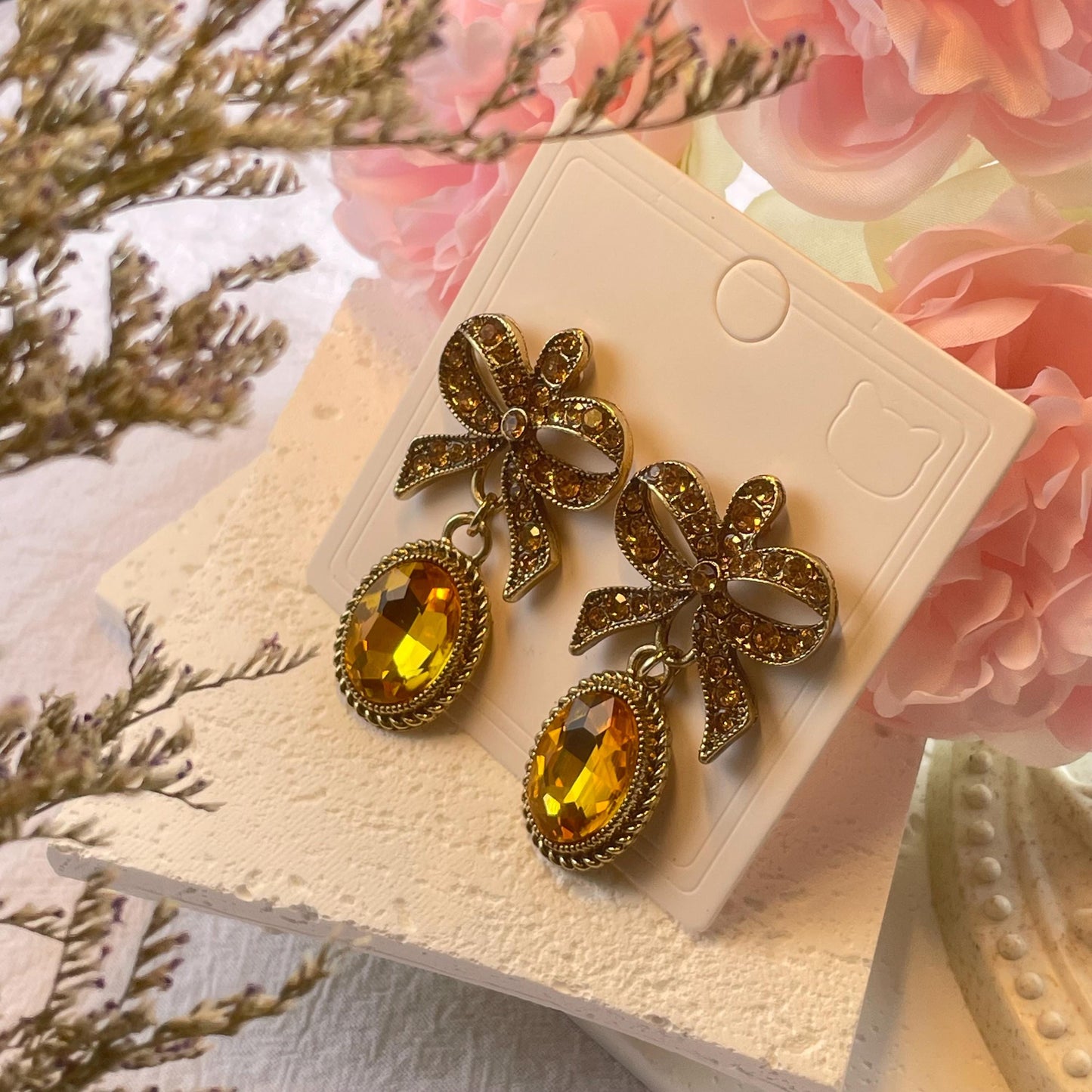 Elegant bow Drop Earrings with rhinestone-encrusted round shapes and yellow ochre oval stones, Vintage luxurious elegant Dangler Earrings