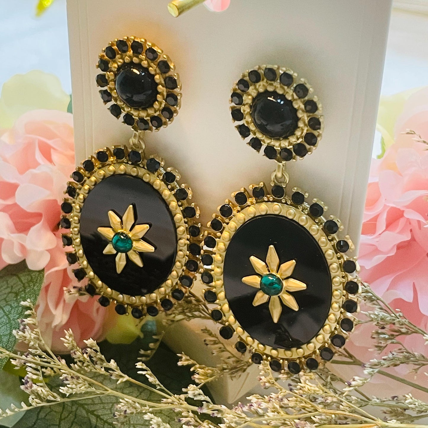 Elegant Black and Gold Flower Earrings, Vintage Inspired Statement Jewelry, black flower drop earrings  Boho Chic Dangle Earrings for Women