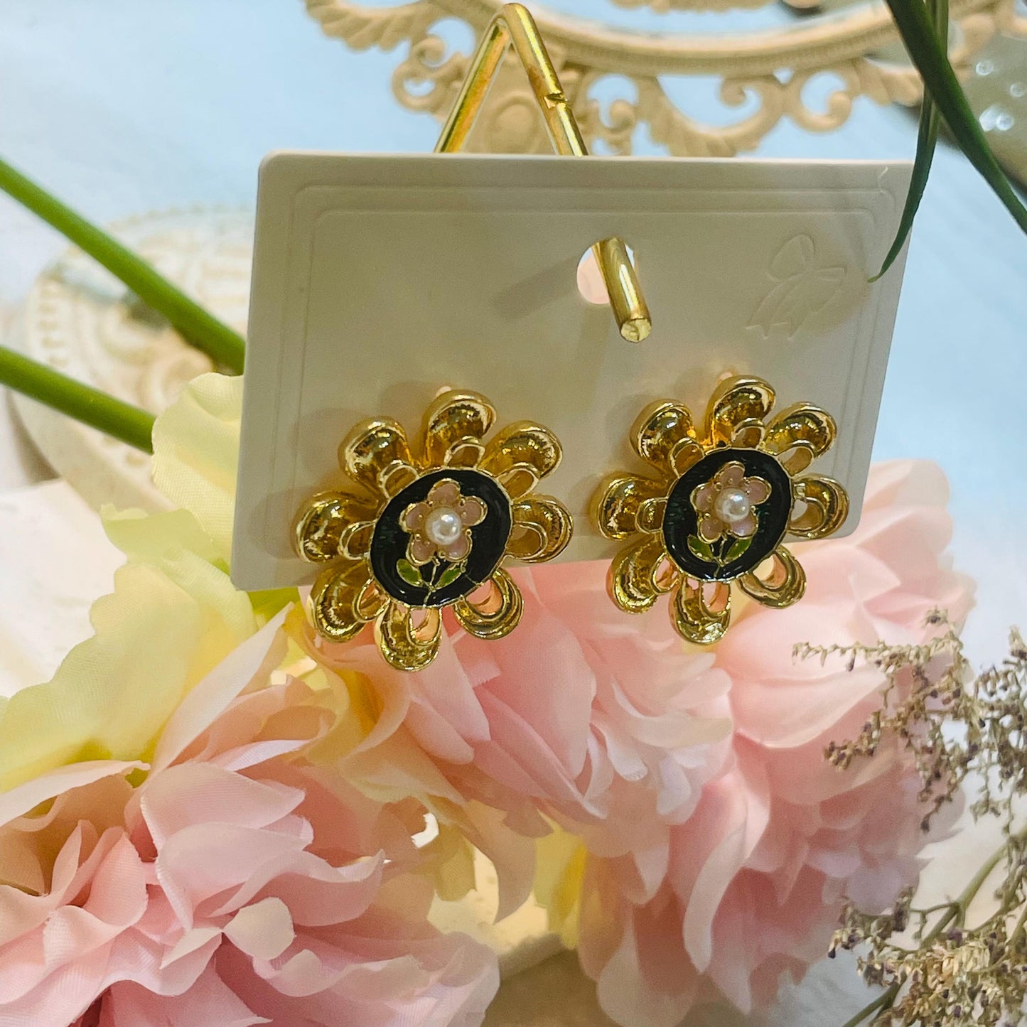 Elegant Gold Tone Pearl Stud Earrings, Floral Design with Black Enamel, Vintage Flower Pearl Stud Earrings,  Statement Earrings Gift for Her