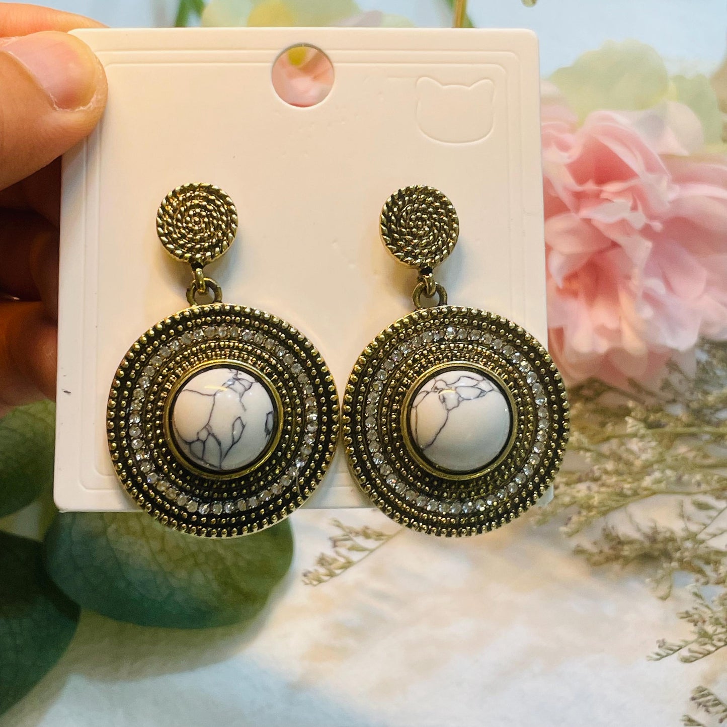 Vintage-Inspired Round White Howlite Stone Earrings, Crystal Drop round gemstone earring white gemstone earrings Women's Gift Howlite Dangle